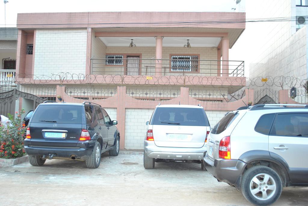 Hotel Lagrande-vi à Abidjan Extérieur photo