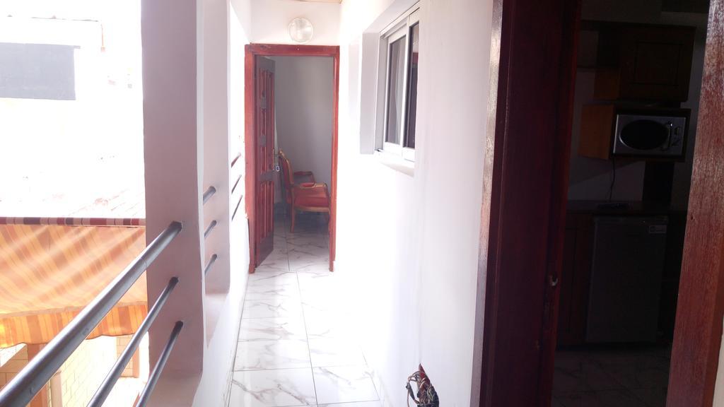 Hotel Lagrande-vi à Abidjan Extérieur photo