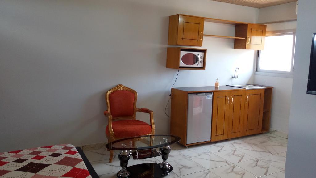 Hotel Lagrande-vi à Abidjan Extérieur photo