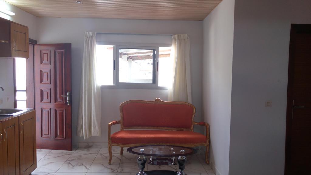 Hotel Lagrande-vi à Abidjan Extérieur photo