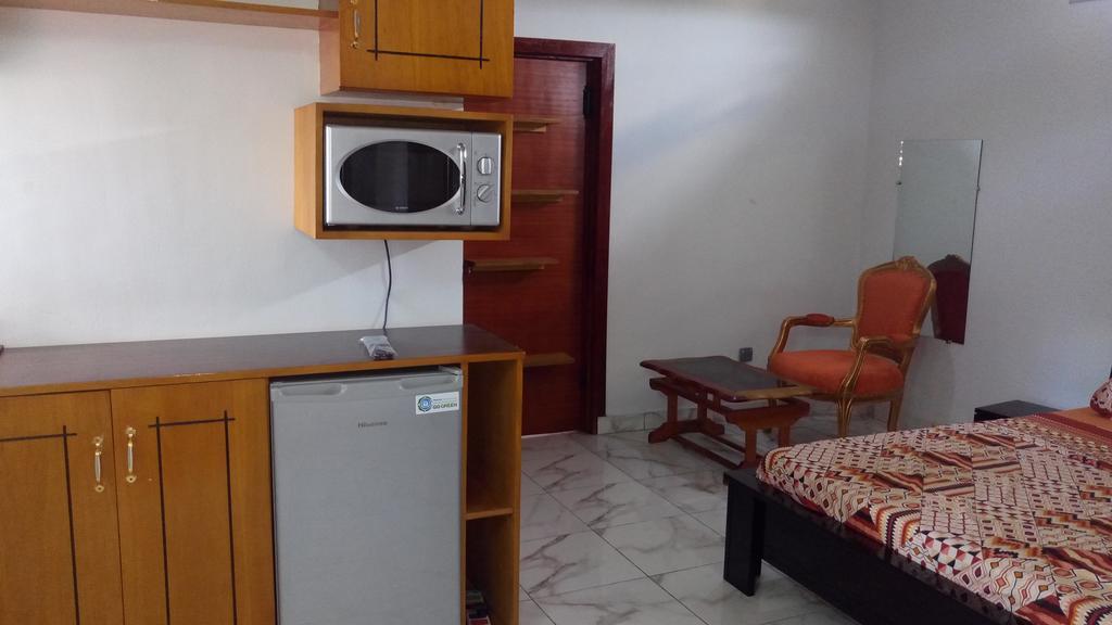 Hotel Lagrande-vi à Abidjan Extérieur photo