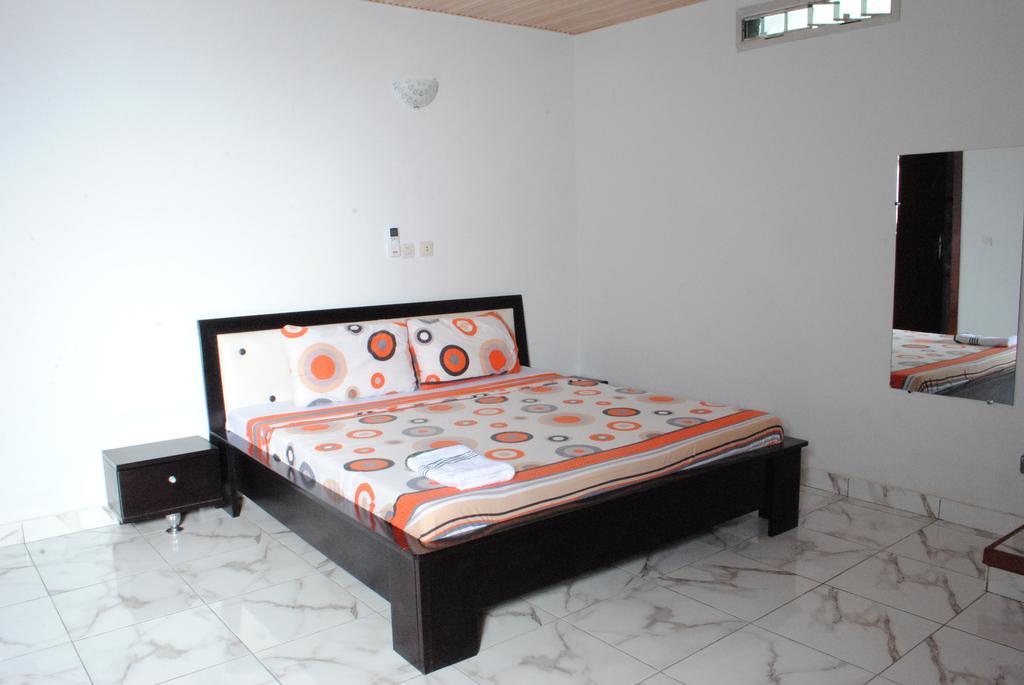 Hotel Lagrande-vi à Abidjan Extérieur photo