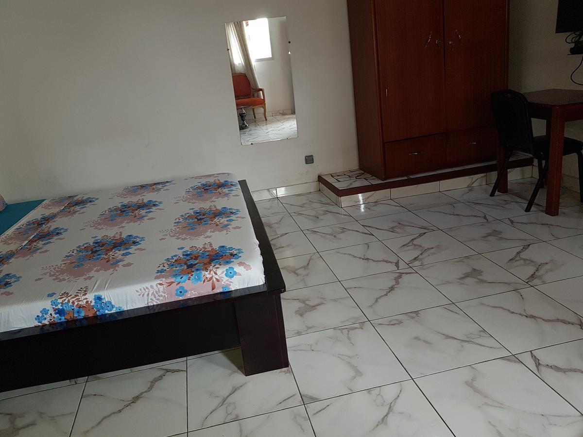 Hotel Lagrande-vi à Abidjan Extérieur photo