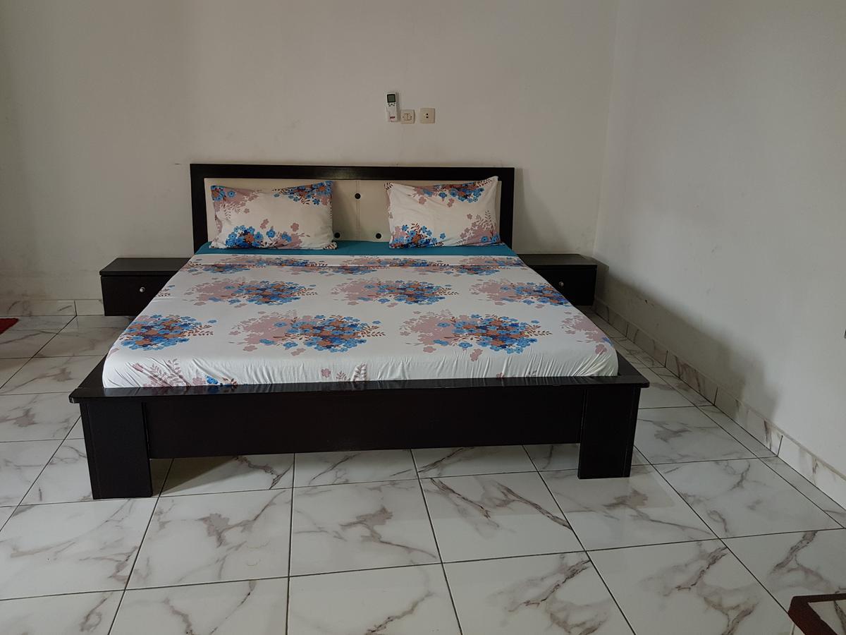 Hotel Lagrande-vi à Abidjan Extérieur photo