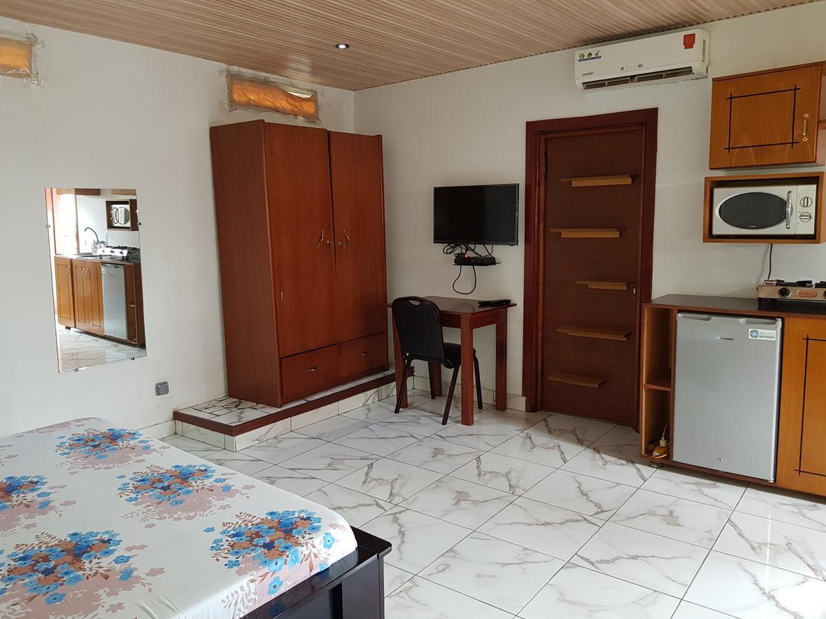 Hotel Lagrande-vi à Abidjan Extérieur photo