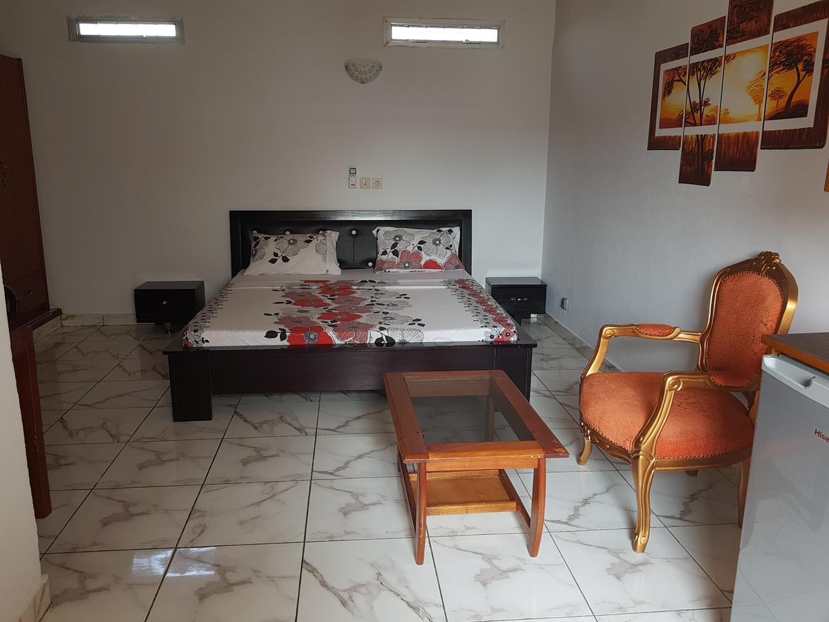 Hotel Lagrande-vi à Abidjan Extérieur photo