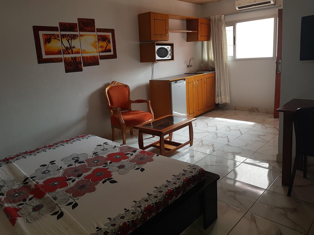Hotel Lagrande-vi à Abidjan Extérieur photo