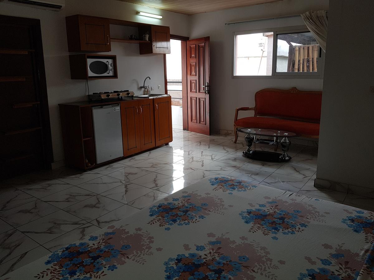 Hotel Lagrande-vi à Abidjan Extérieur photo