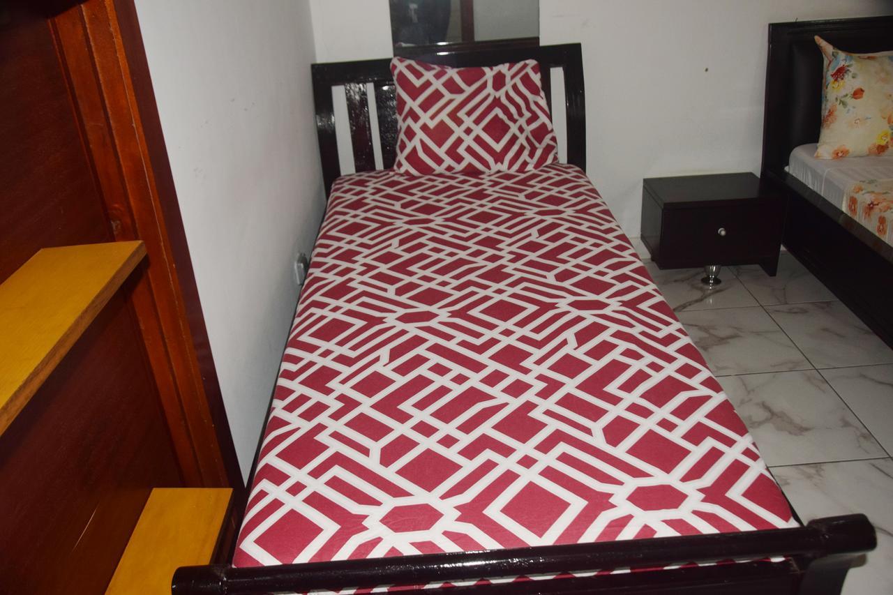 Hotel Lagrande-vi à Abidjan Extérieur photo